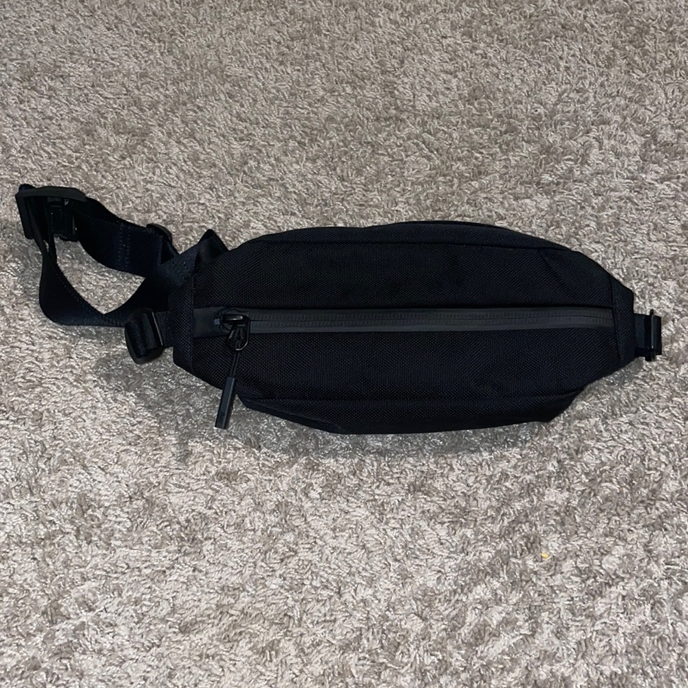 Aer city sling 2 in black